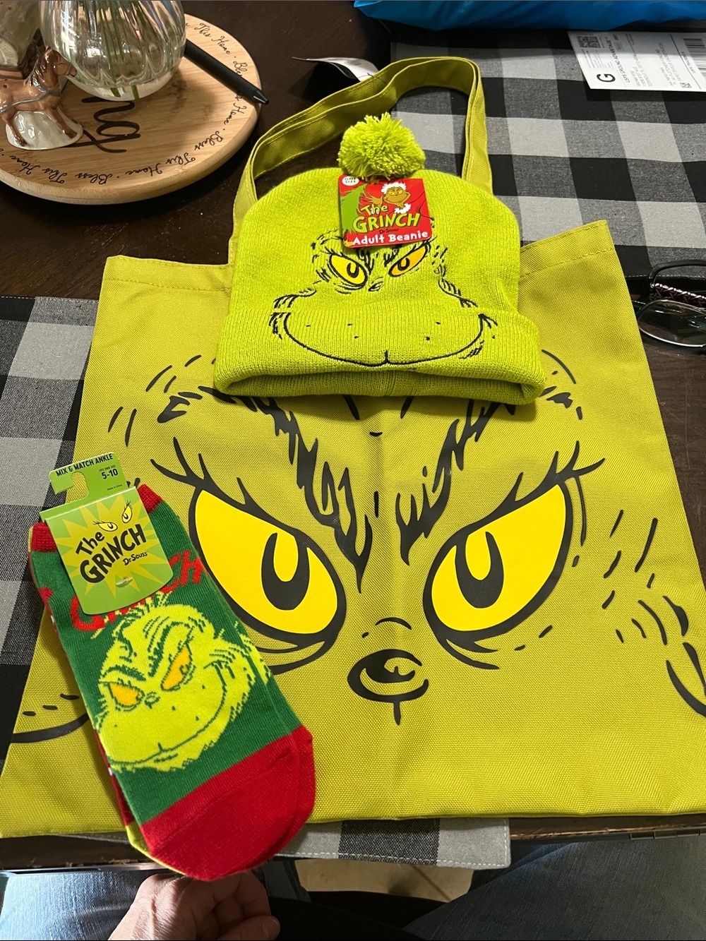 NEW THE GRINCH BUNDLE Accessories Set - Lime Green Beanie, Tote & Socks